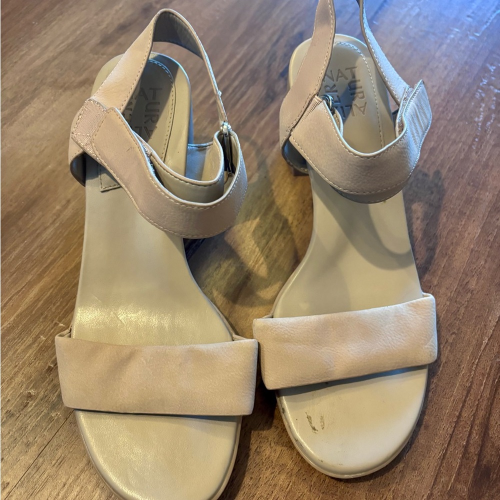 Naturalizer Women's Tan Sandals